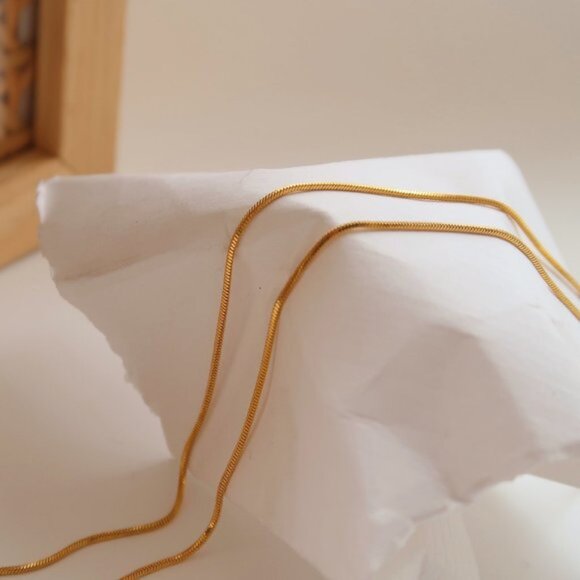 NEW 18K Gold Plated Snake Chain Necklace - Picture 5 of 10